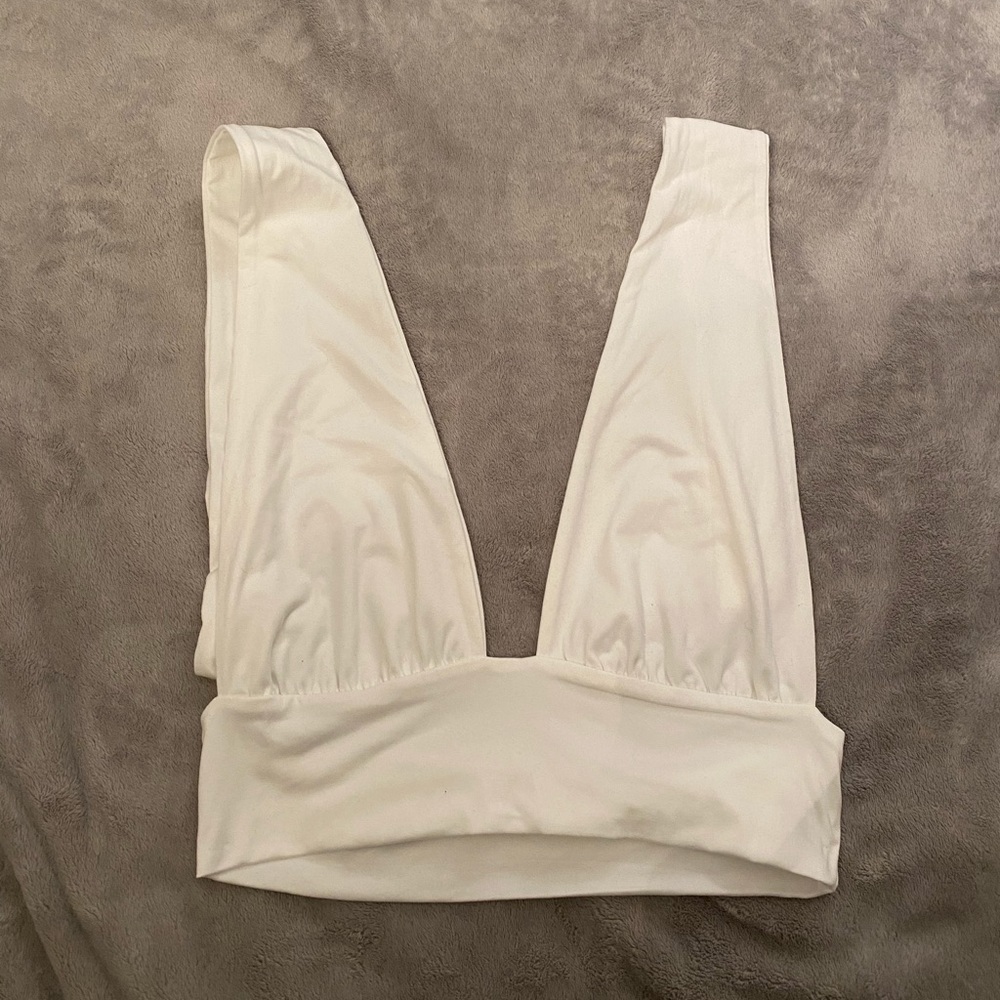 SHEIN white halter top ๐โ๐ฉ - Picture 4 of 7